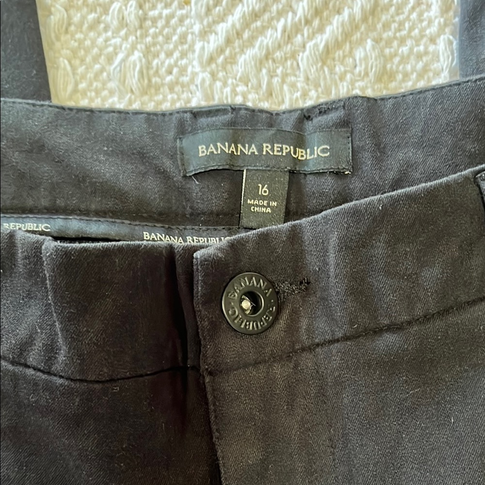Banana Republic Women’s Charcoal Chinos